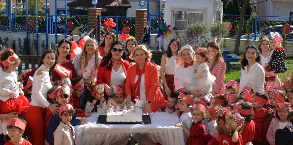 Miniklerin yüreklerinde  Cumhuriyet coşkusu