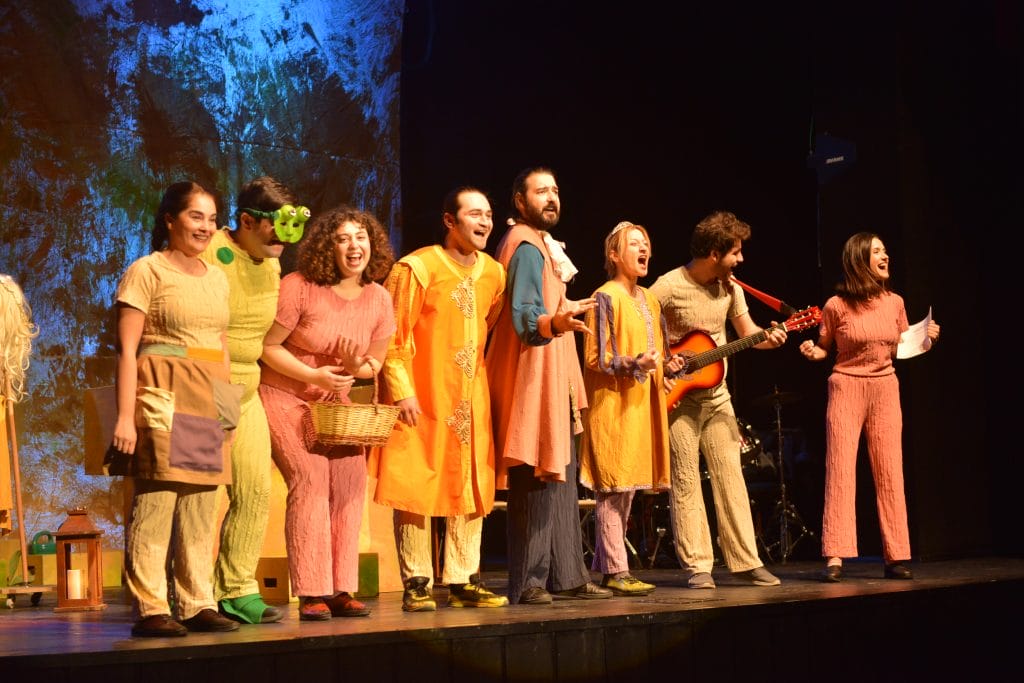 Tiyatro festivaline coşkulu veda