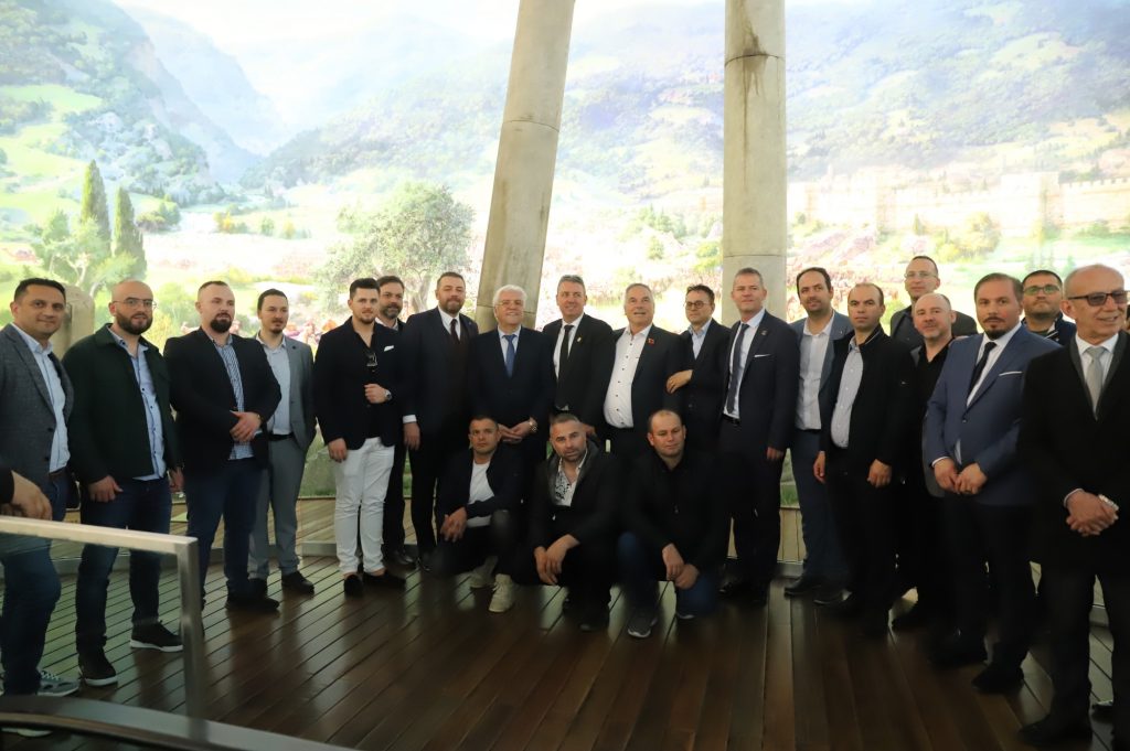 ARNAVUT İŞ DÜNYASI BULUŞMASI BURSA’DA GERÇEKLEŞTİ