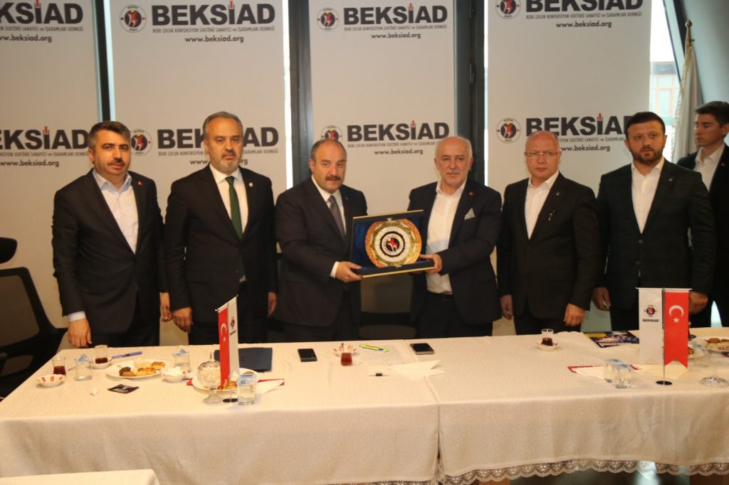 ÜRETİM VE İHRACATIMIZLA BURSAMIZA GÜÇ KATIYORUZ”