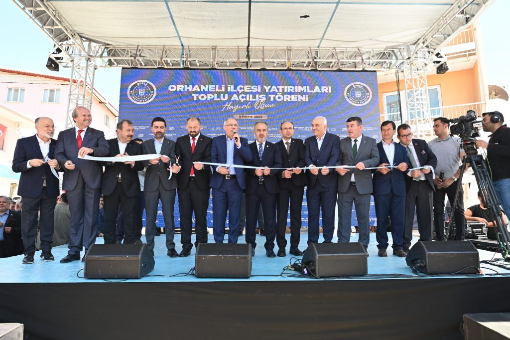 Orhaneli’ne hizmet yağmuru (Video Görüntülü)