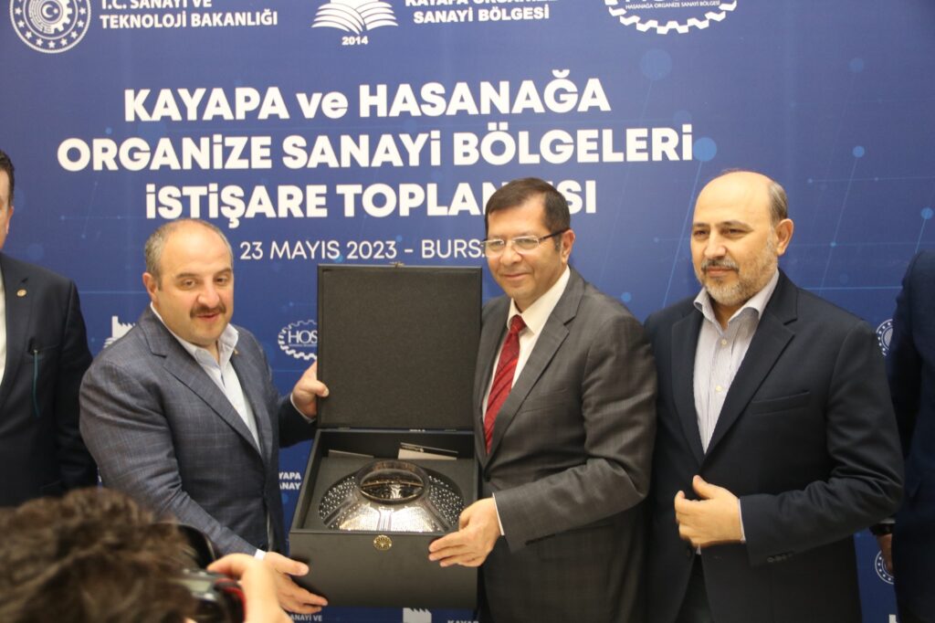 BAKAN VARANK SANAYİCİLERLE BİRARAYA GELDİ…