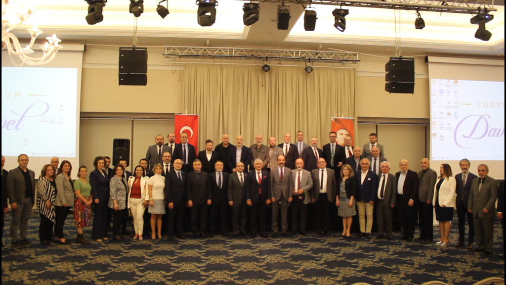ARSİYAD’DA BAYRAĞI ERDİNÇ ACAR DEVRALDI