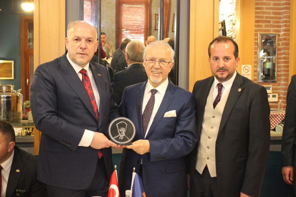 KOSOVALI BAKAN’DAN BALKANTÜRKSİAD’A ZİYARET…
