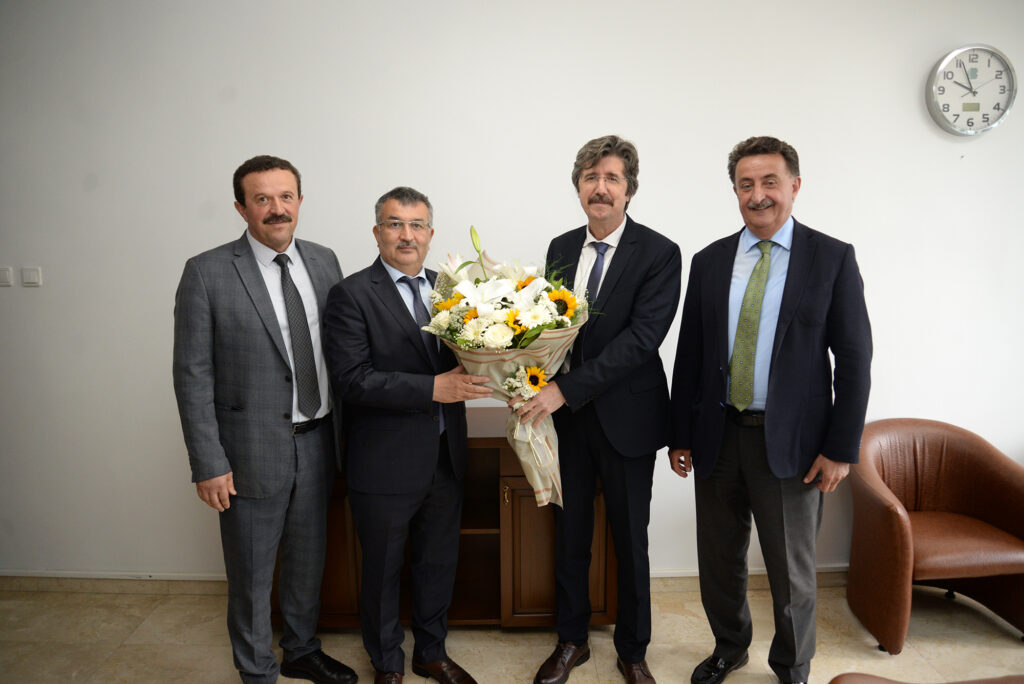 BUÜ’de yeni Rektör Yardımcısı Prof. Dr. Zekeriyya Arı oldu