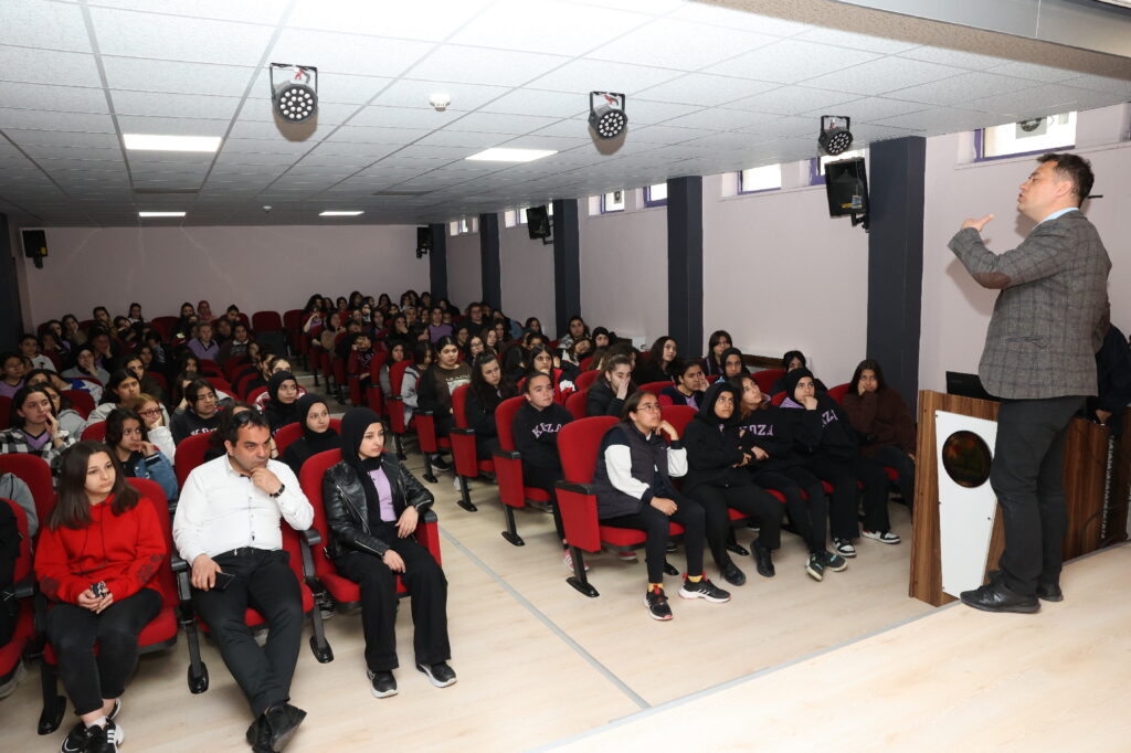 Liseliler, ‘Yaşayan geçmişi ile’ Bursa’yı tanıyor