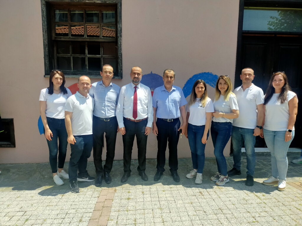 Duvarlar, ‘bağımlılıkla mücadele’ için boyandı