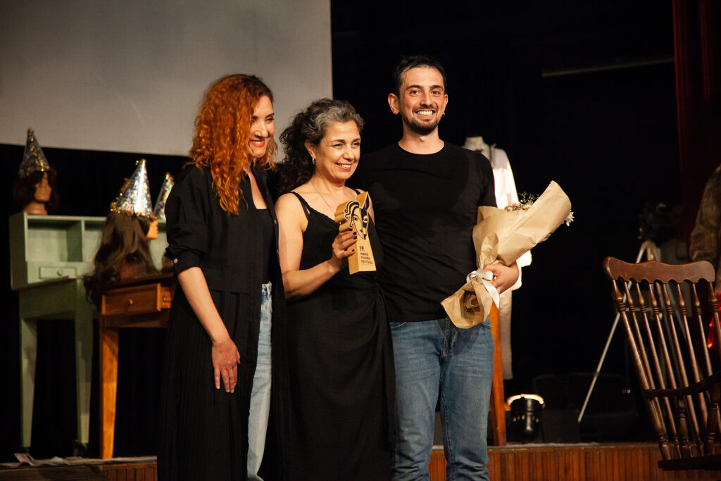 Nilüfer Kent Tiyatrosu Kıbrıs’ta alkışları topladı