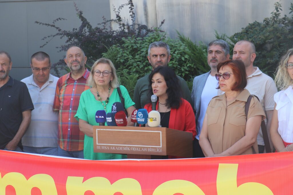 “TÜM MESLEKTAŞLARIMIZIN İNSANCA YAŞAM HAKKINI SAVUNUYORUZ”