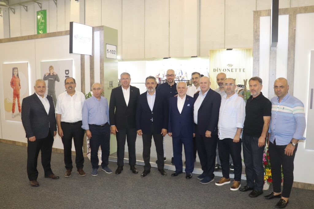 BEKSİAD, JUNİOSHOW’DA ÜYELERİNİN YANINDA