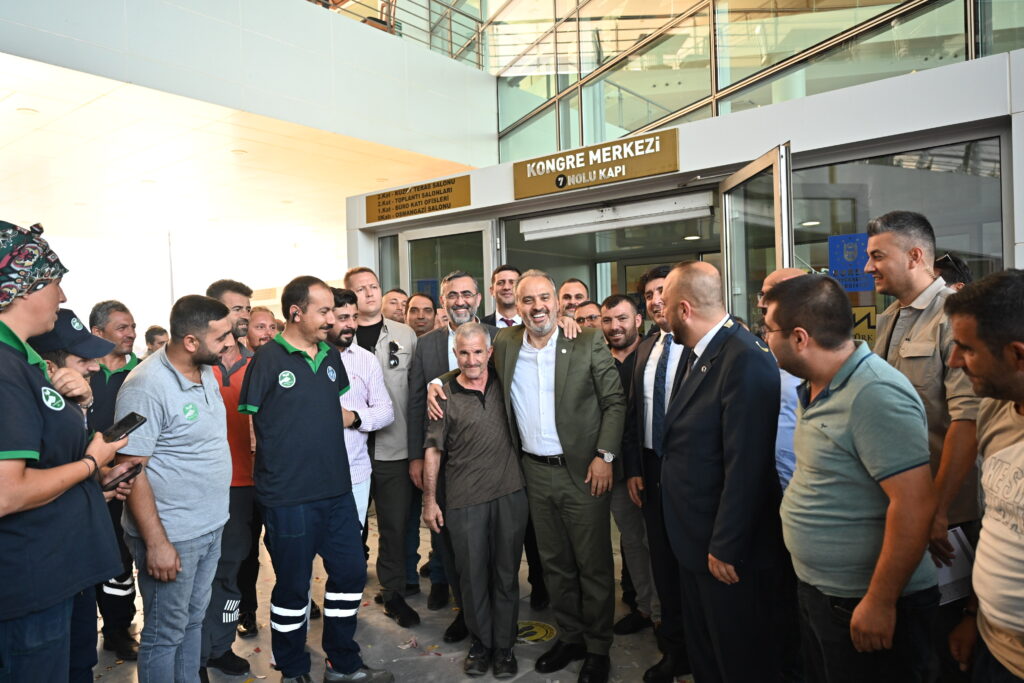 Büyükşehir personelinde yüzler gülüyor