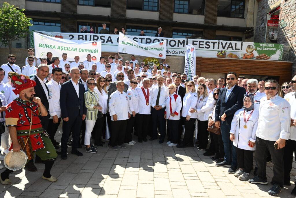 Bursa’nın lezzet şöleni kortejle başladı