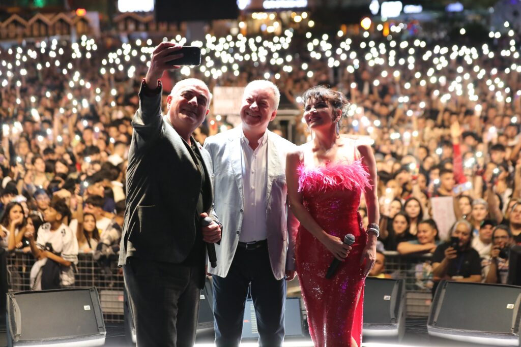 Gemlik Zeytini Festivalinde Göksel Rüzgarı