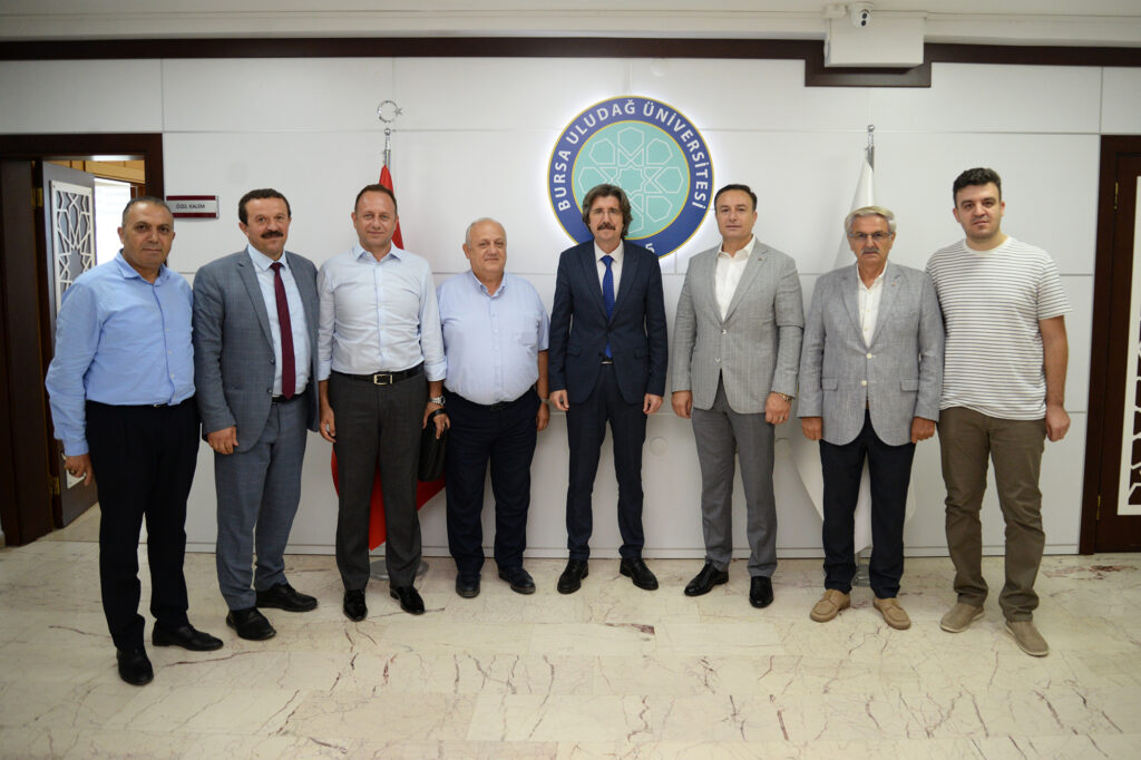İŞ DÜNYASI İLE ÜNİVERSİTE ARASINDAKİ KÖPRÜLER SAĞLAMLAŞIYOR