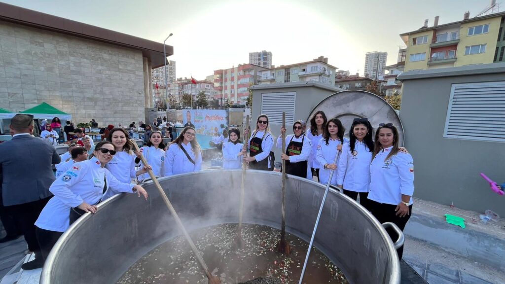 BUÜ’lü aşçı adayları Niğde’den ödülle döndü