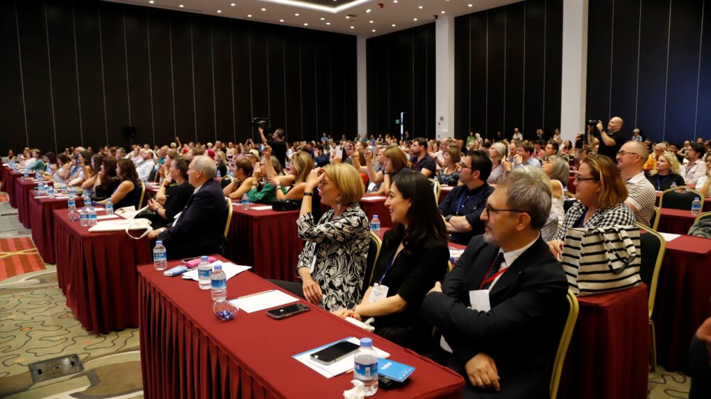 DÜNYANIN ÜNLÜ PSİKİYATRİSTLERİ ANTALYA’DA BULUŞTU…