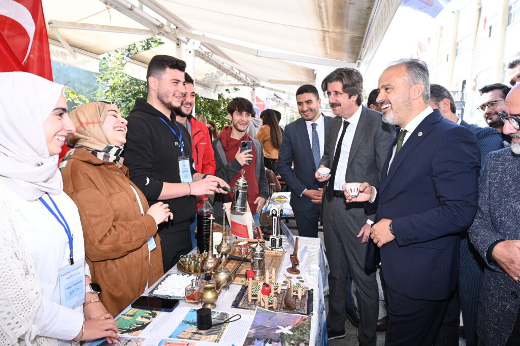 Üniversitelilere ‘Hoş geldin’ şöleni