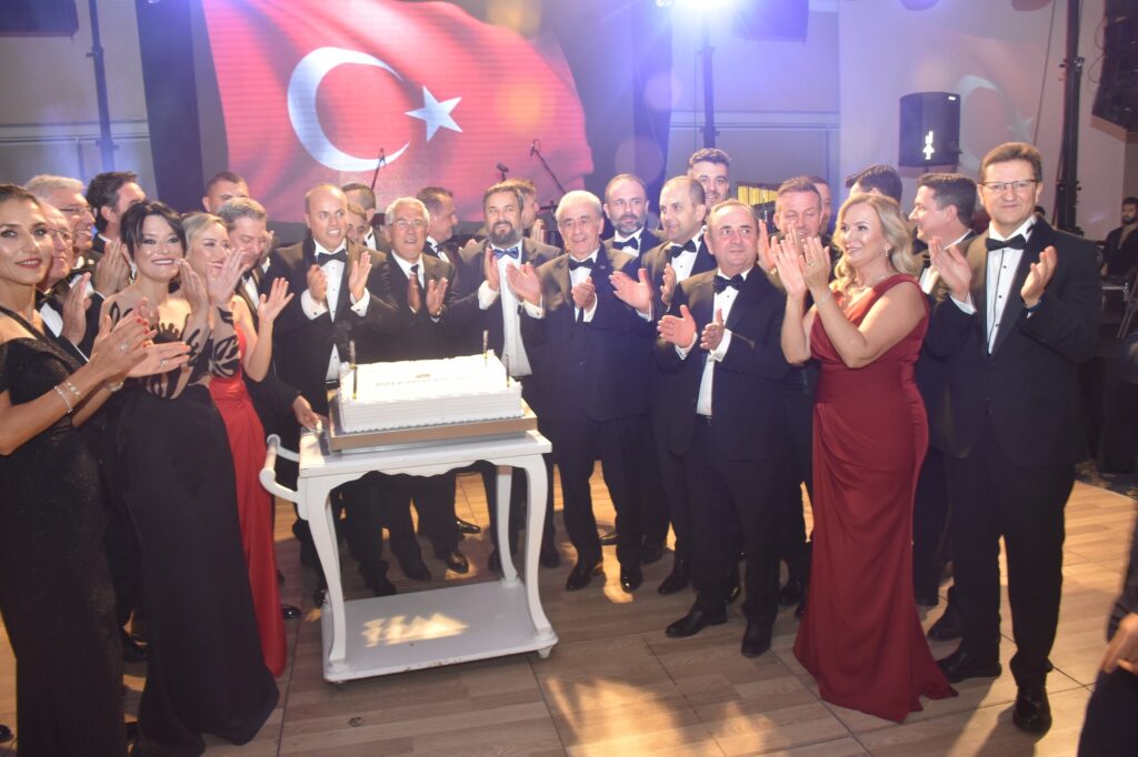 BALKANTÜRKSİAD’DAN CUMHURİYET’E YAKIŞIR ORGANİZASYON