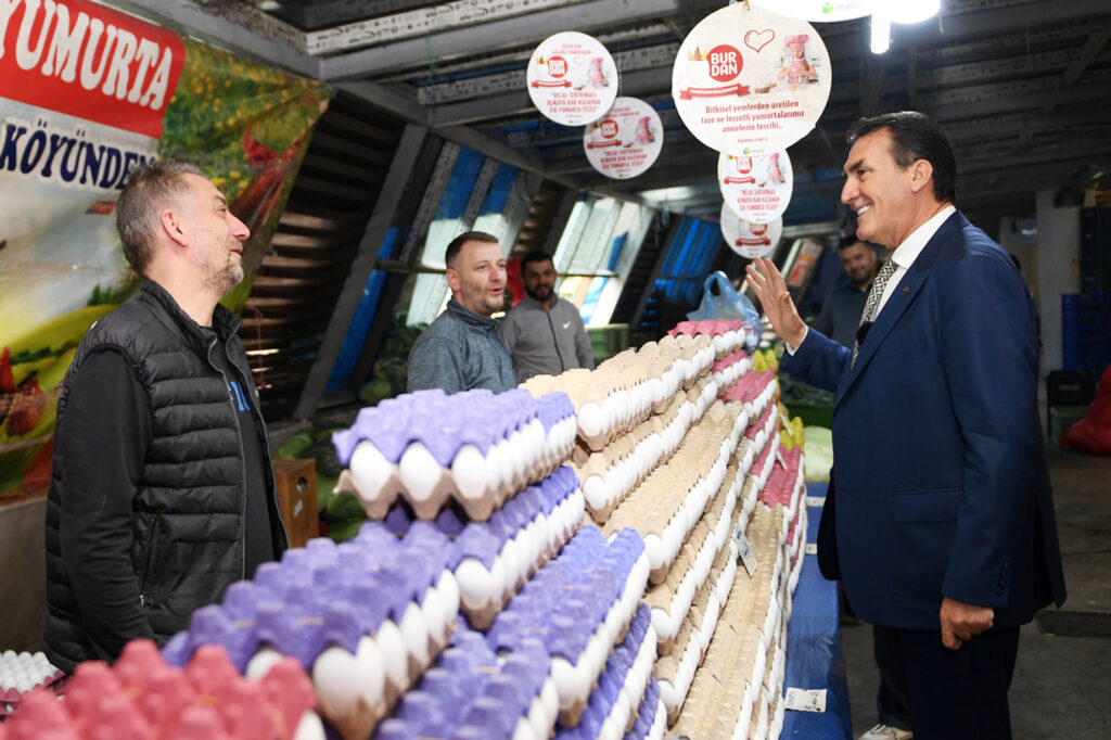 Başkan Dündar, pazarcı esnafını yalnız bırakmıyor