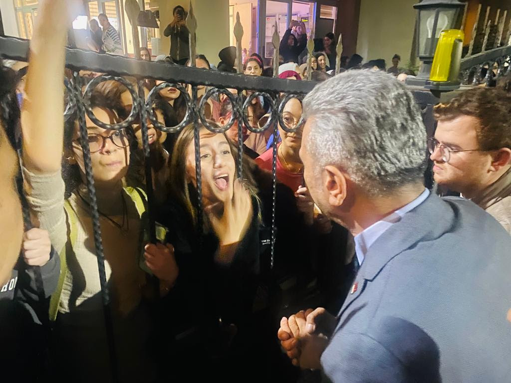 CHP BURSA İL BAŞKANI YEŞİLTAŞ ÖĞRENCİLERİN YANINDA