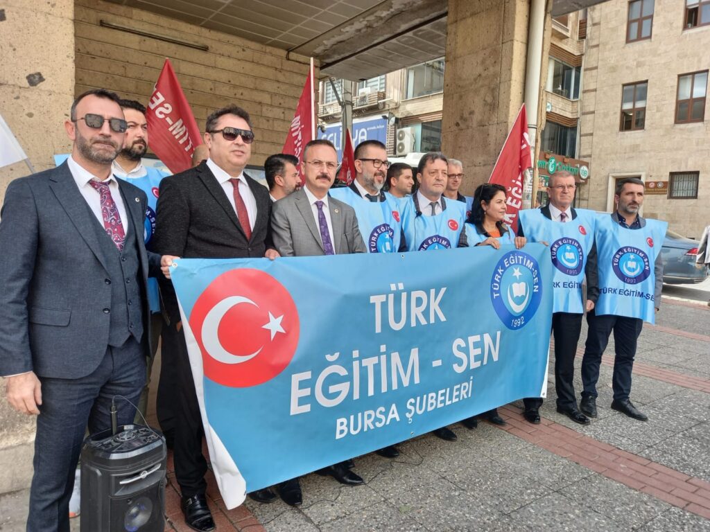 TÜRK EĞİTİM SEN BURSA; 24 KASIM’DA ÖNLÜK DEĞİL, İKRAMİYE İSTİYORUZ.