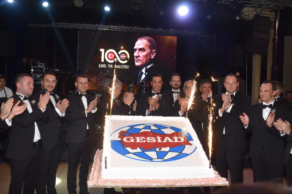GESİAD’DAN 100.YILA YAKIŞIR KUTLAMA