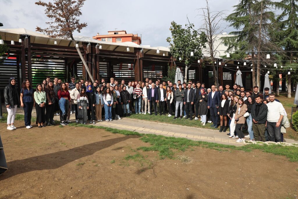 Başkan Turgay Erdem üniversite öğrencileriyle buluştu