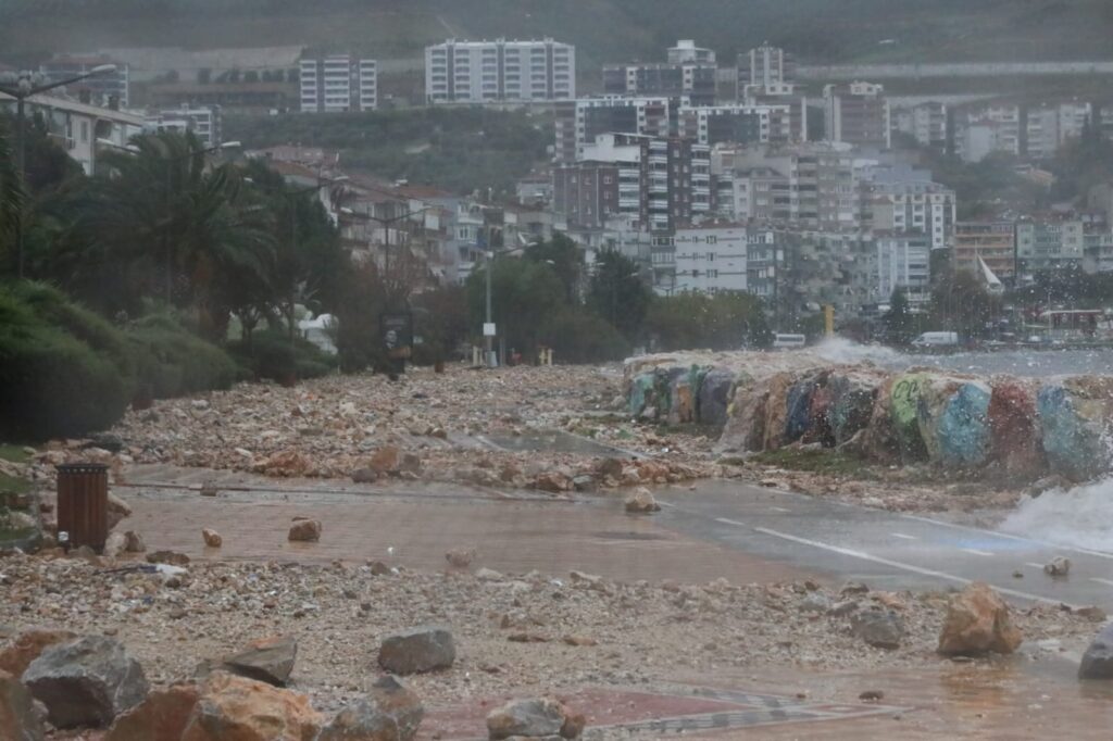 Gemlik’te Afet Yaraları Sarılıyor