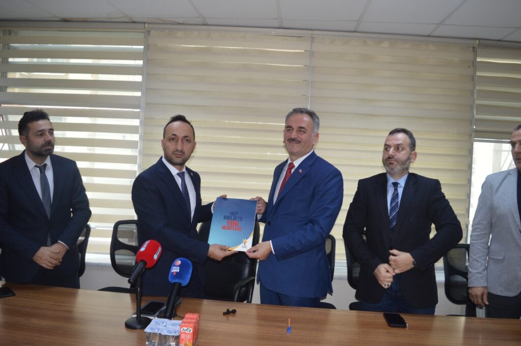 REFİK YILMAZ ADAYLIĞINI AÇIKLADI