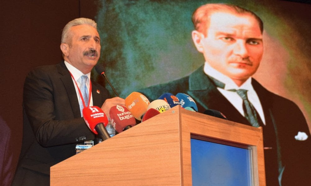 Nihat Yeşiltaş’tan Afiş Skandalına Tepki