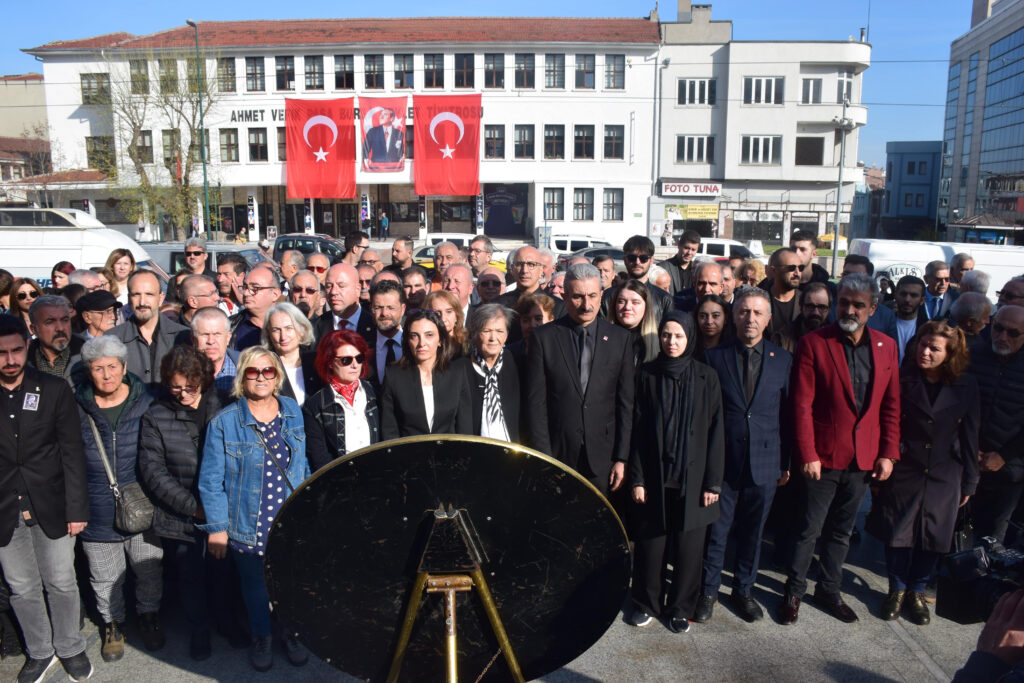CHP BURSA İL ÖRGÜTÜ ATA’NIN HUZURUNDAYDI