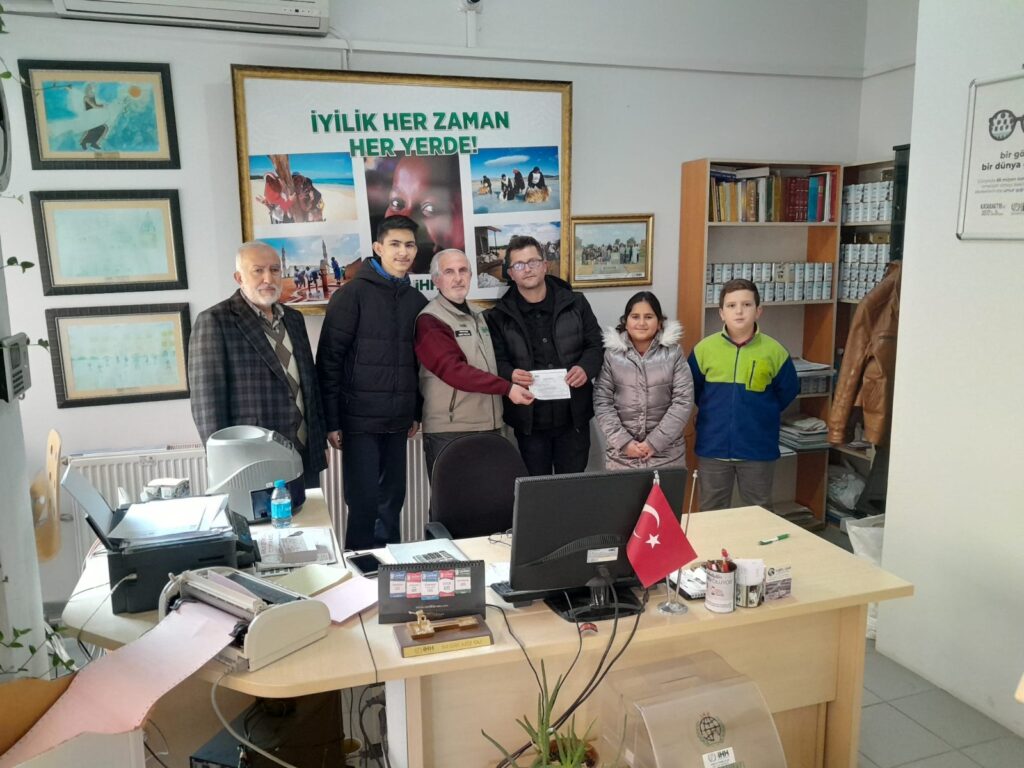 Gemlik Halit Paşa İHL Ortaokulundan Gazze’li Çocuklara Yardım Eli