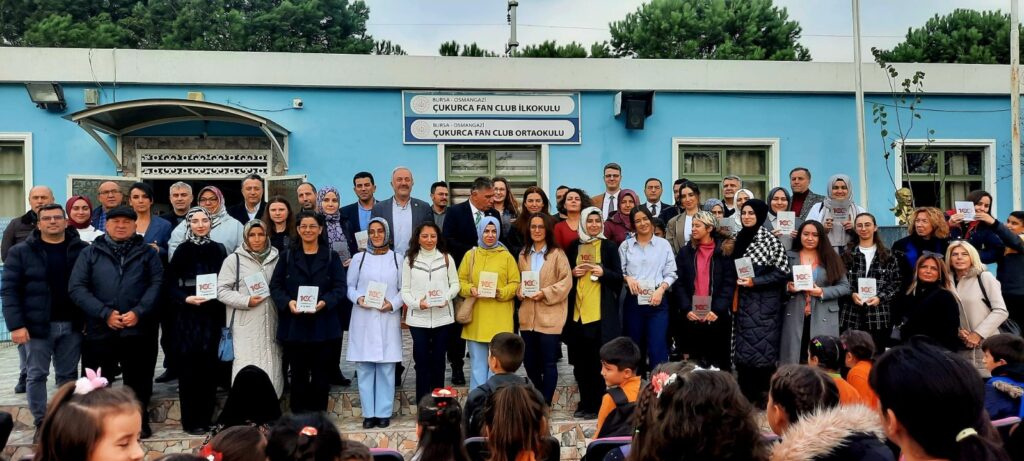 BURSA FAN KULÜP KURDUKLARI ÇUKURCA İLKÖĞRETİM OKULU’NDA ÖĞRETMENLERE VE ÖĞRENCİLERE SÜRPRİZ YAPTI.