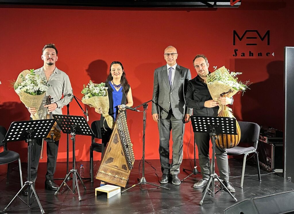 Her-Dem Trio’dan “Cumhuriyetin Müziği”