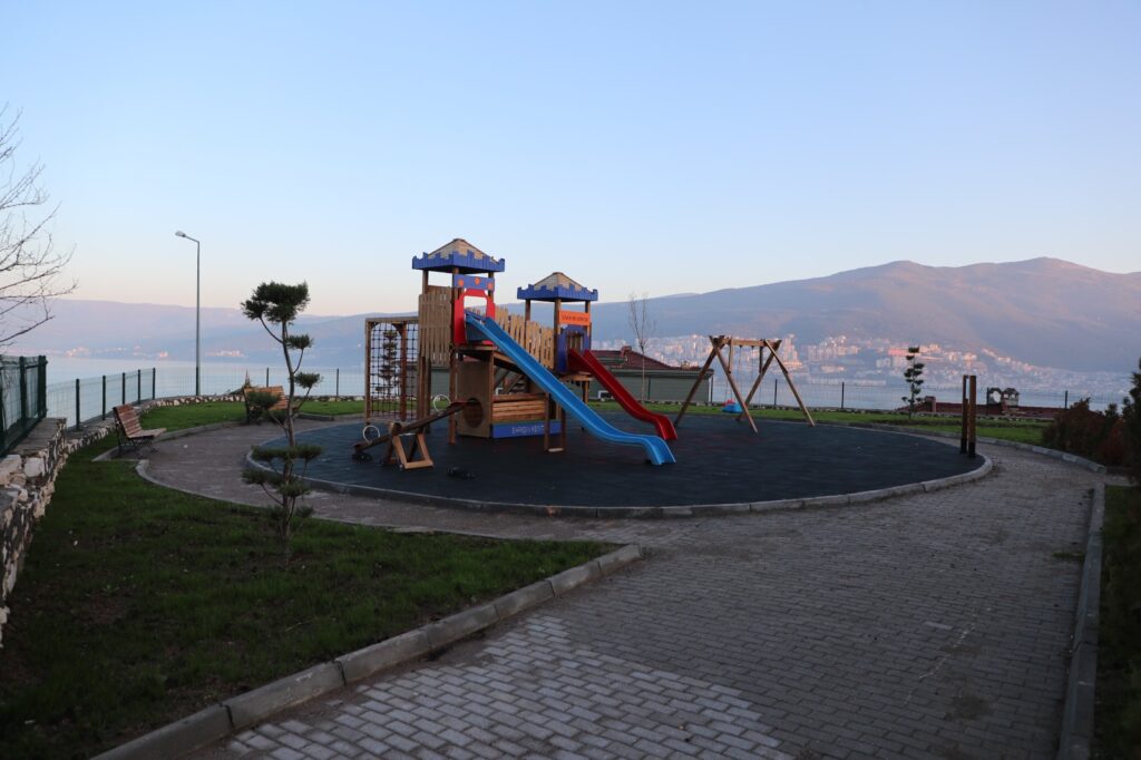 Gemlik Belediyesi’nden Ata mahallesine hizmet atağı