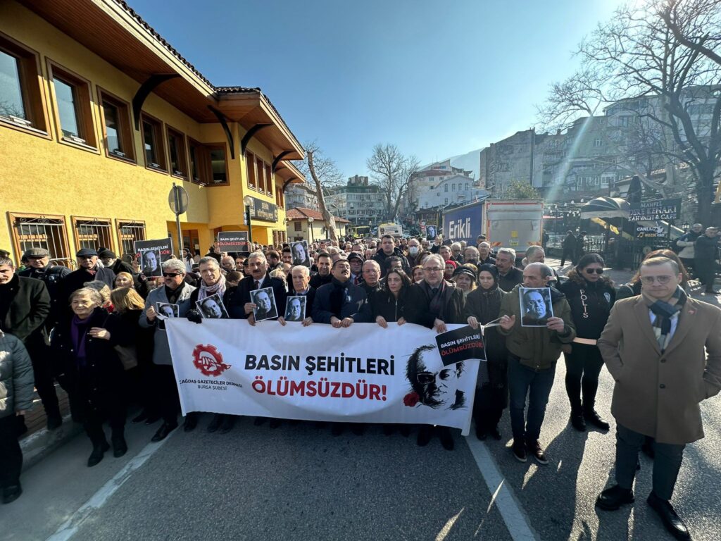 UĞUR MUMCU VE BASIN ŞEHİTLERİ ANILDI