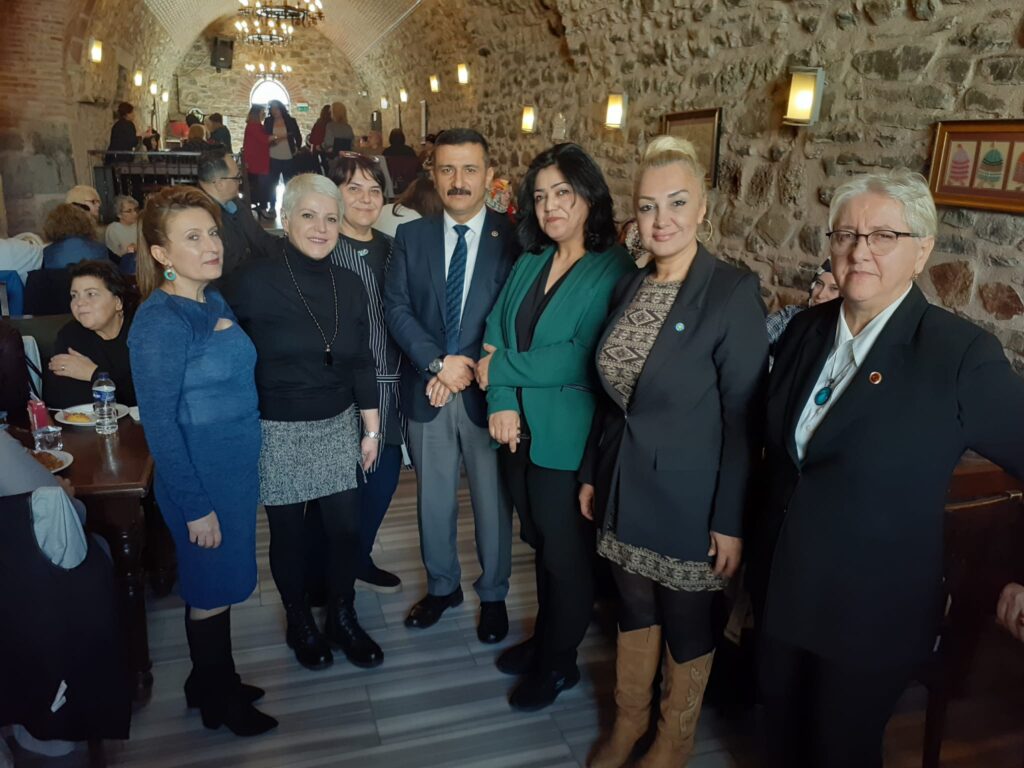 İYİ PARTİLİ KADINLAR SEÇİM STARTINI VERDİLER