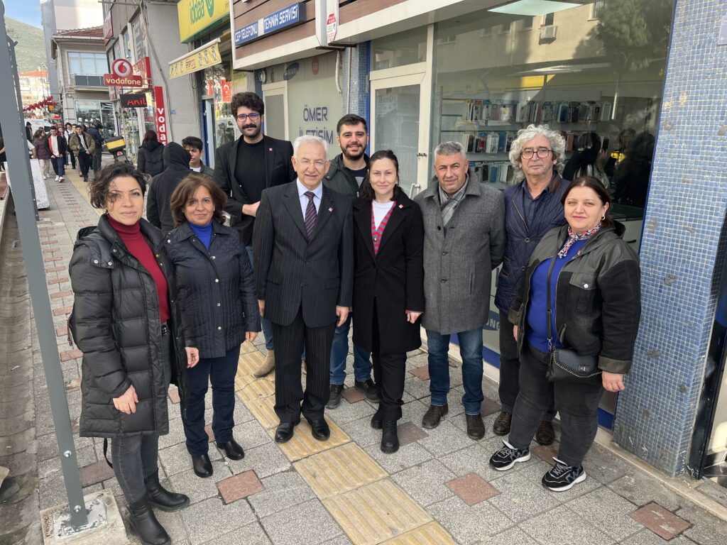 CHP Gemlik: “Esnaf da dertli müşteri de”