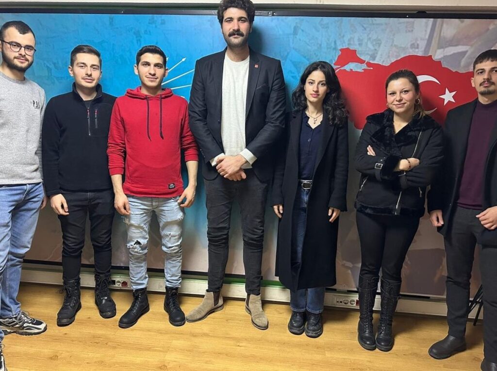 CHP Gemlik Gençlik Kolu bağımlılığa karşı mücadeleye çağırdı