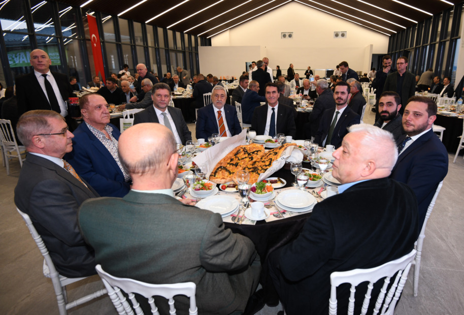 Osmangazi Meydanı’nda esnaf buluşması