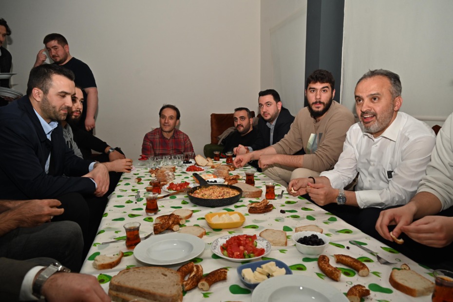 Sahurda Menemen Başkan Aktaş’tan