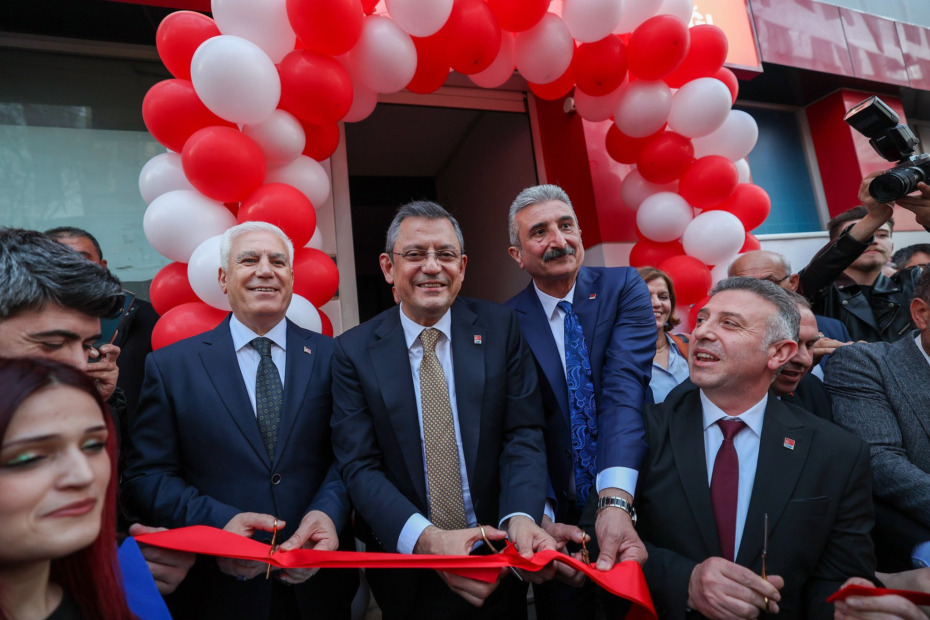Özgür Özel; “Alinur Aktaş’ı Gönderiyoruz, Mustafa Bozbey’i Getiriyoruz”
