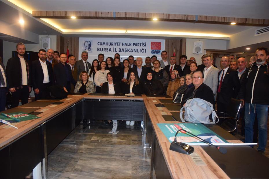 CHP BURSA’YA GELECEK PARTİSİ’NDEN KATILAN 750 YENİ ÜYE İÇİN TÖREN