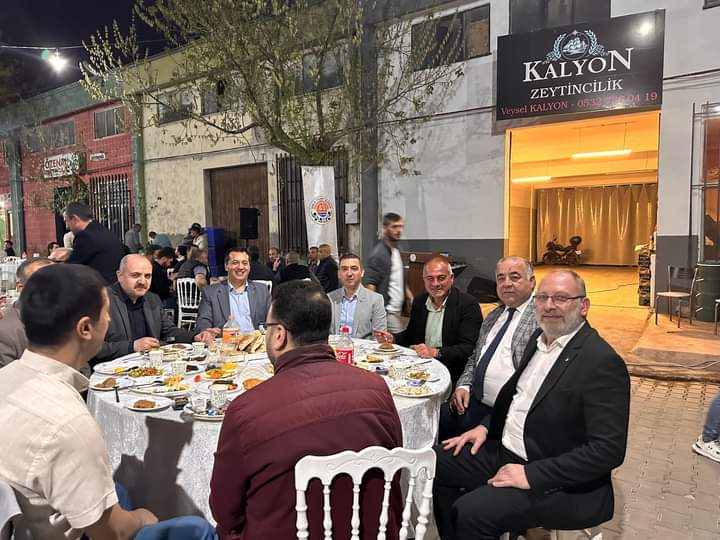BORSA ÜYELERİYLE GELENEKSEL İFTAR YEMEĞİNDE BULUŞTU