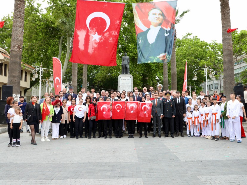 19 MAYIS’TA MUDANYA’DA COŞKULU KUTLAMA
