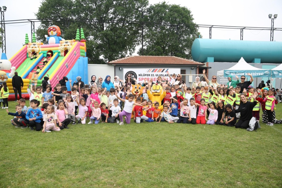 Miniklerin renkli spor şenliği