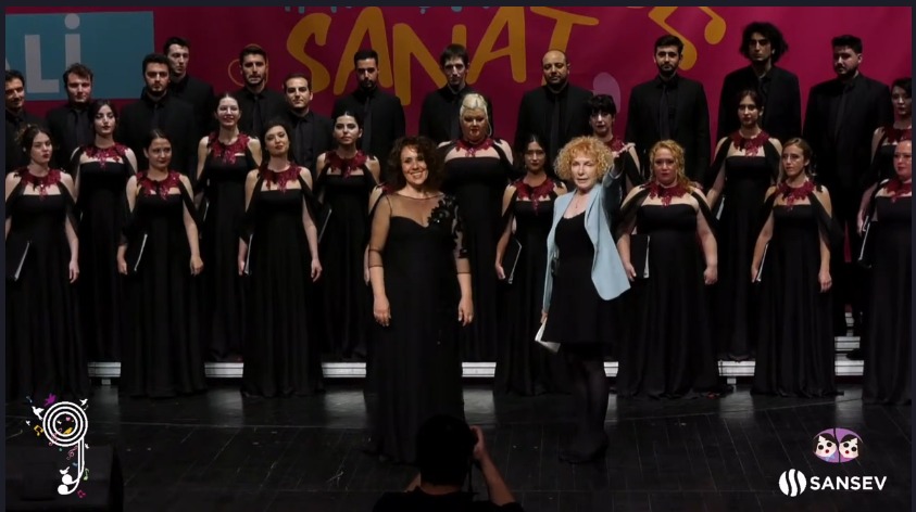 Nilüfer Çoksesli Koro festivale iki ödülle damga vurdu