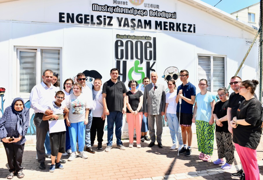 BAŞKAN ERDEM’DEN GELENEKSEL AŞURE İKRAMI
