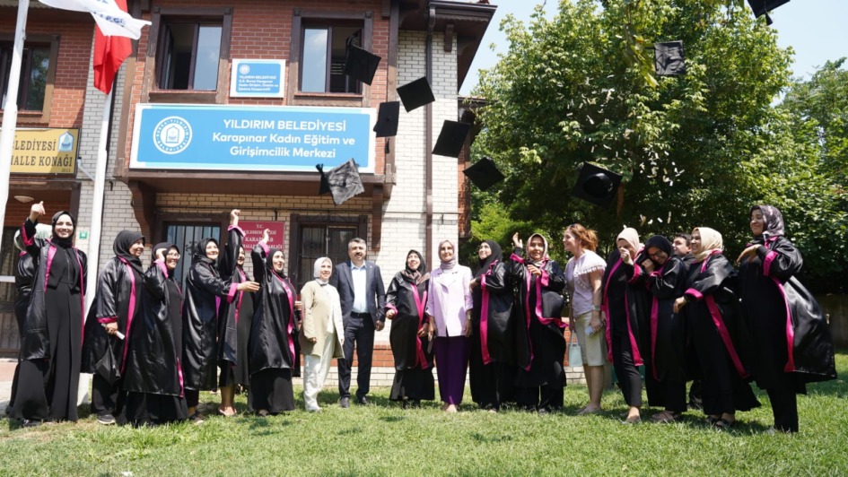 KARAPINAR KADIN EĞİTİM VE GİRİŞİMCİLİK MERKEZİ MEZUNLARINI VERDİ