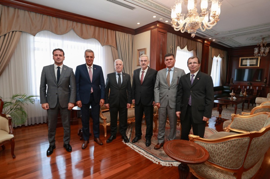 Başkan Bozbey’den Bursa Valisi Ayyıldız’a ‘hayırlı olsun’ ziyareti.